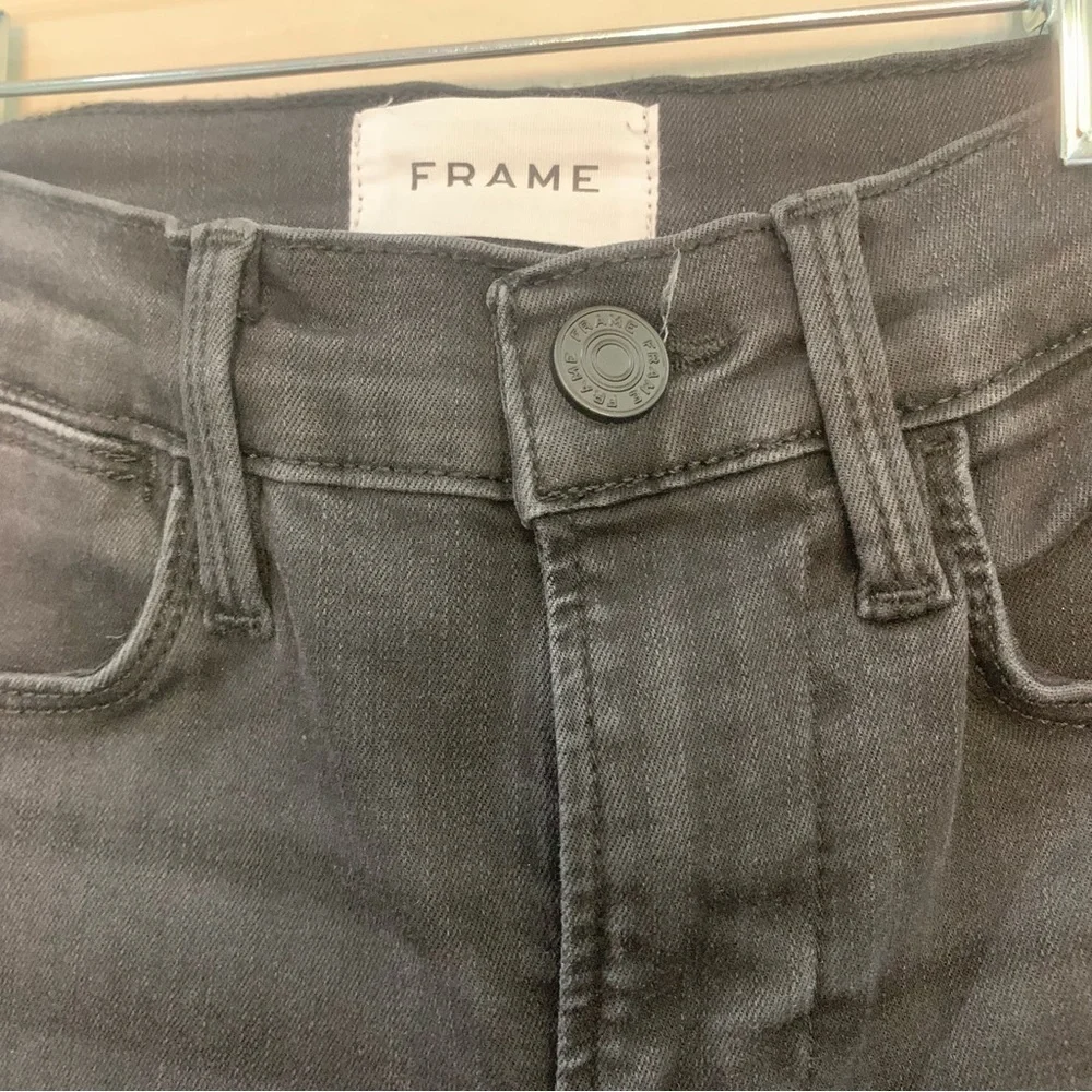Frame Jeans Le High Straight in Kerry Black